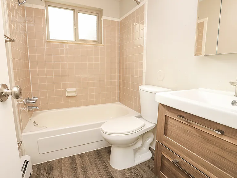South Washington St Apts — Photo 39