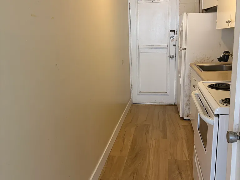 1566 Kewalo St #1C — Photo 2