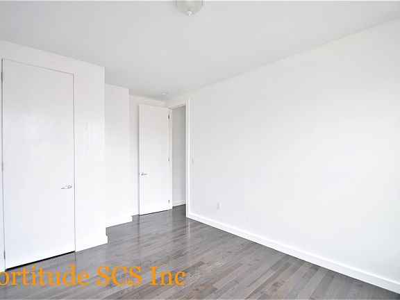 4th image of 2711 Morris Ave #C1