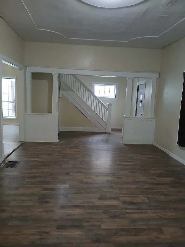 4 bed, 3382 sqft, $1,800 — Photo 1
