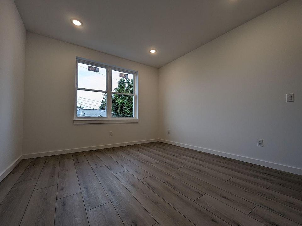 Rear Bedroom