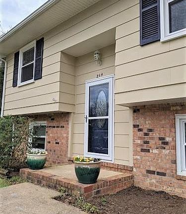 2nd image of 214 Morningside Dr