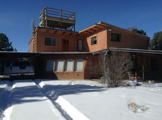 4 Kirk Ln, Carson, NM 87517