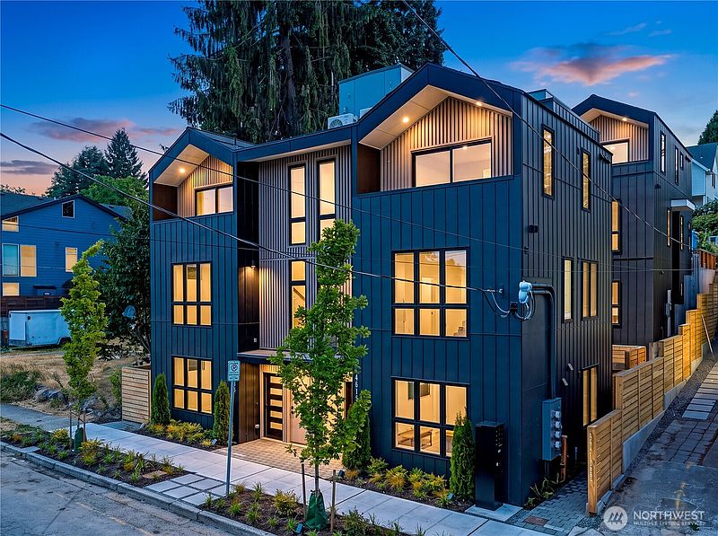 2nd image of 4513 A 34th Avenue S