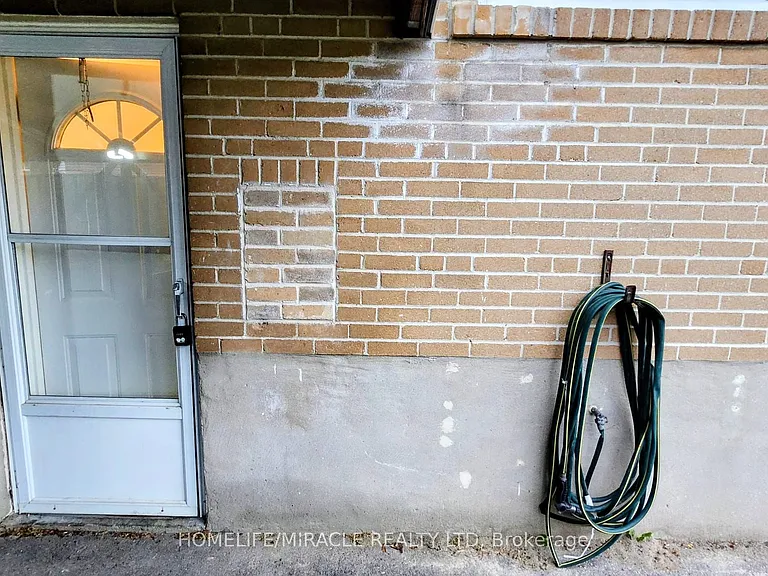 7 McClure Ave — Photo 4