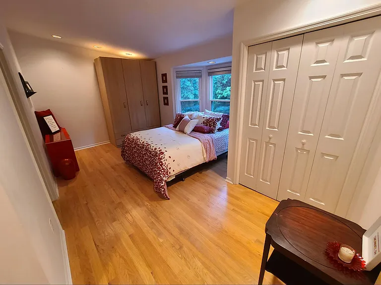 241 Hastings St — Photo 19