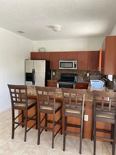 184 Eureka Dr Photo 1