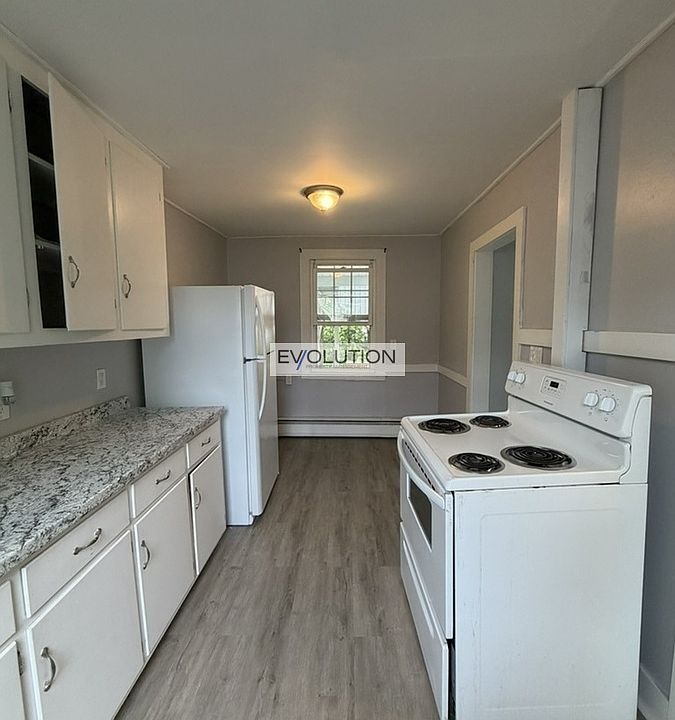 1st image of 46 Maple St Unit 1