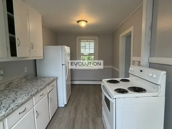 46 Maple St, Plainville, CT