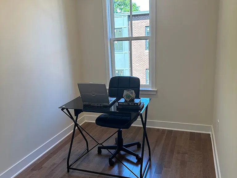 111-117 Thornton Ln — Photo 19