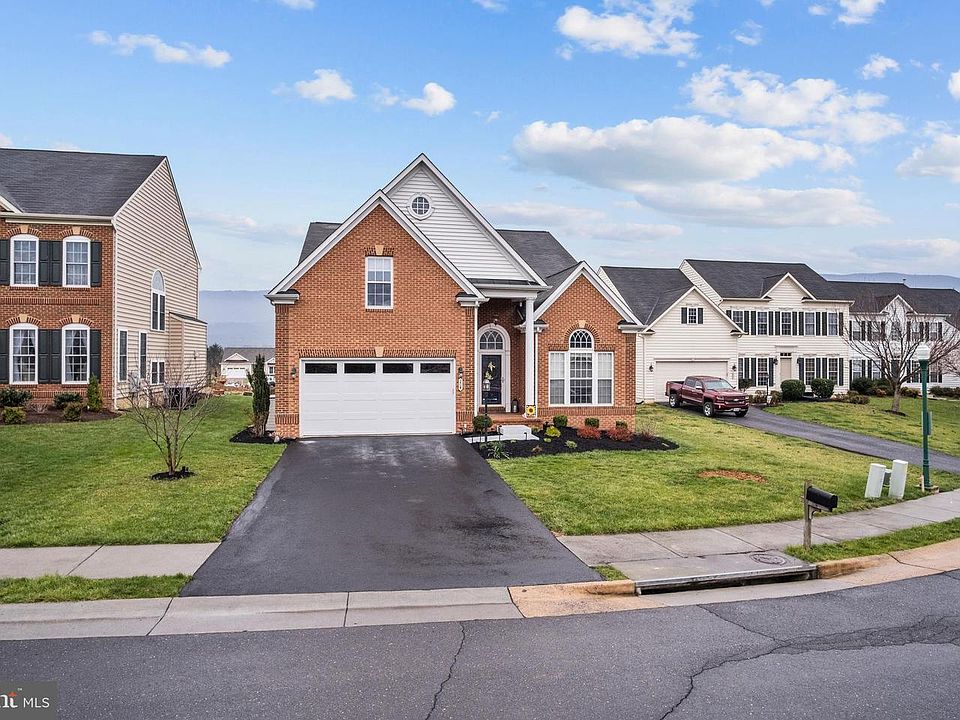 1st image of 204 Princess Caroline Ct