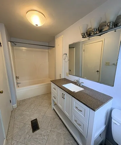 513 W Saint Louis St — Photo 18