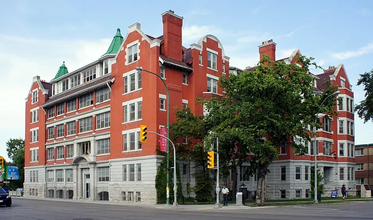 40 Osborne St — Photo 6