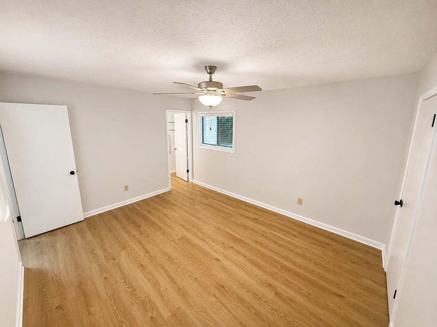 3 bed, 1125 sqft, $2,250 — Photo 3
