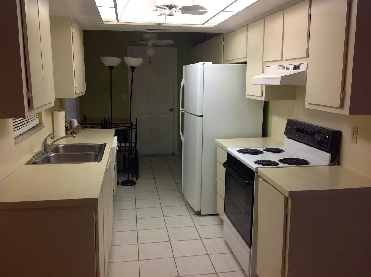 3 bed, 1200 sqft, $1,800 — Photo 3