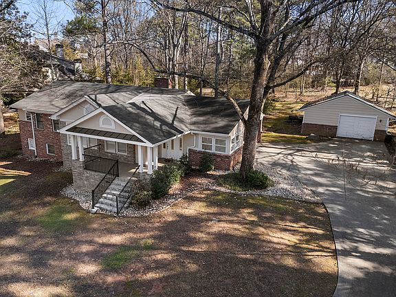 Strategically located close to Perimeter Mall, Costco, LA Fitness , I-285