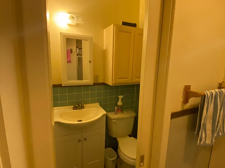 bathroom 1st fl
