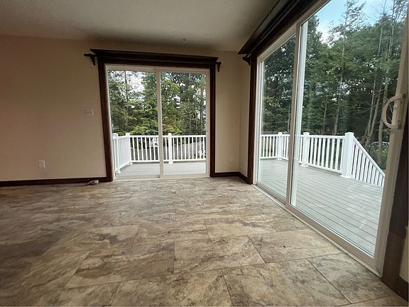 5th image of 8 Birch Ln