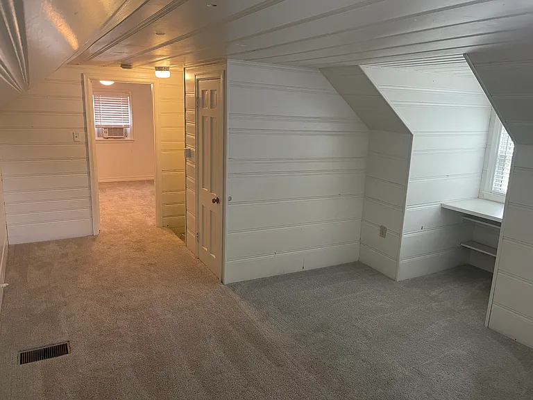 549 Sheridan Dr — Photo 11