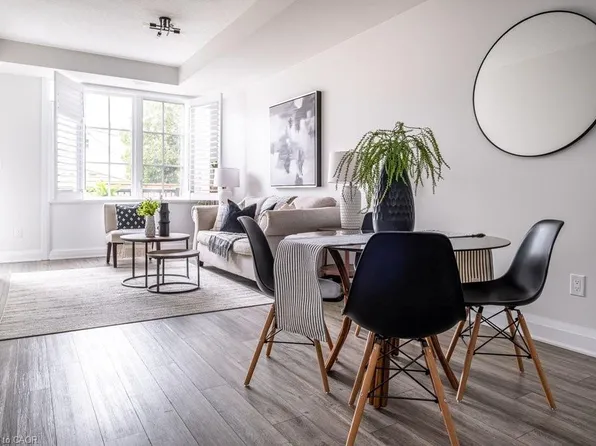 12 Blanshard St #202, Hamilton, ON L8P 0C7