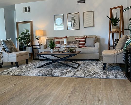 4th image of 44917 Lorimer Ave