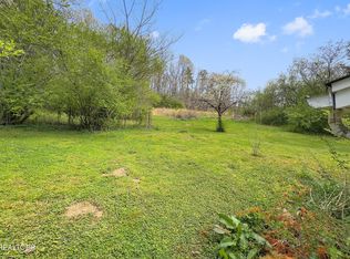 1447 Webster Rd, Harriman, TN 37748