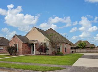 404 Hillbrooke Dr, Broussard, LA 70518