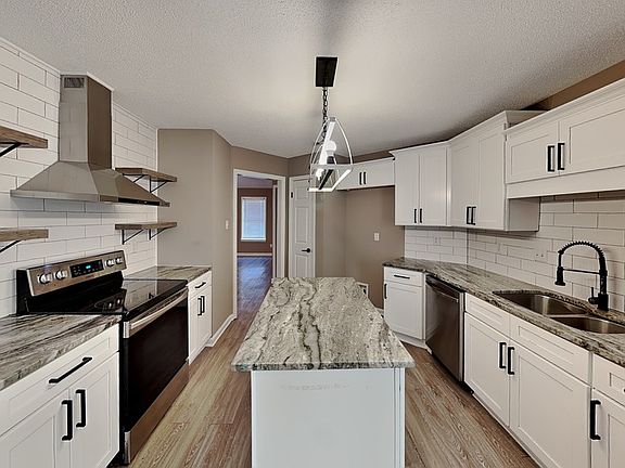 3rd image of 8070 Ellis Rd