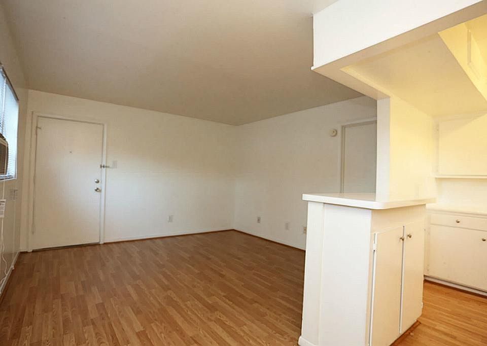 1st image of 1906 Binz St APT 2