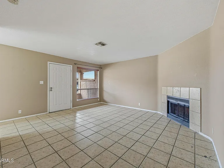 501 W Yukon Dr #4 — Photo 5