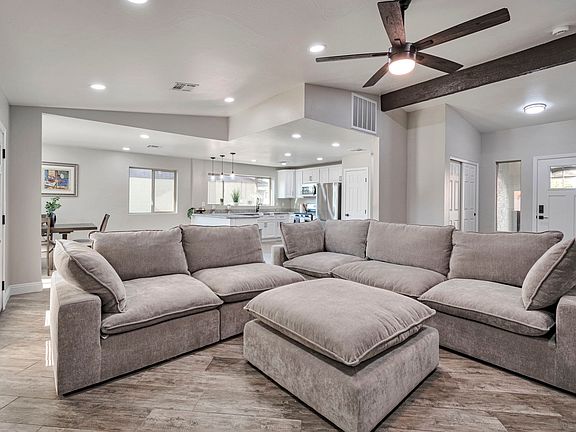 5th image of 2203 W Palomino Dr