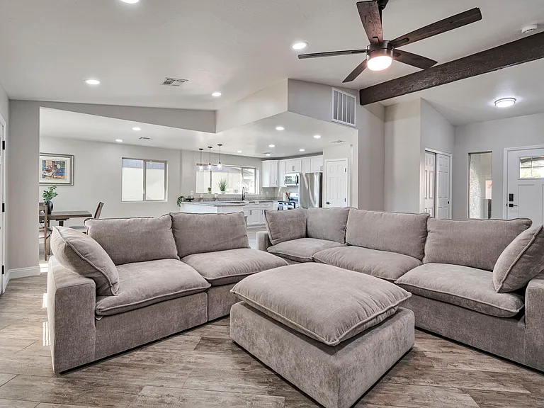 2203 W Palomino Dr — Photo 5