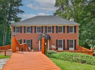 6963 E Whispering Oaks Ct, Stone Mountain, GA 30087