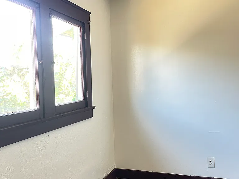3560 Opal St #FRONT HOUSE — Photo 32