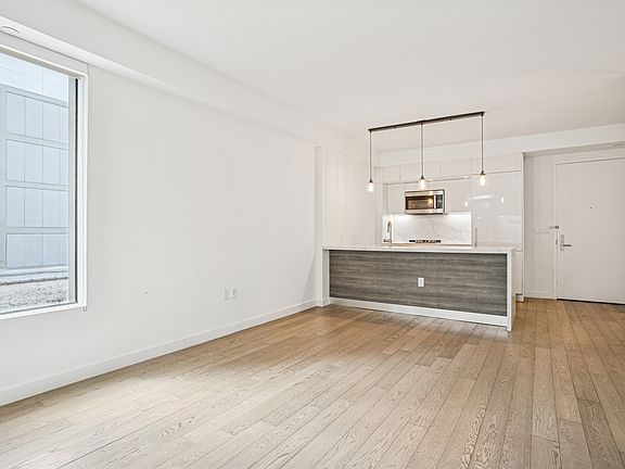3rd image of 505 W 43rd St #4DD