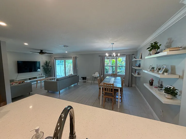 2416 W Chicago Ave — Photo 6