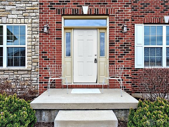 5th image of 404 Belleclaire Hl