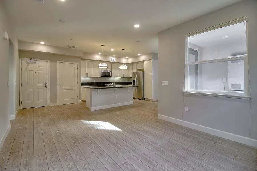 2 bed, 1002 sqft, $4,000 — Photo 2