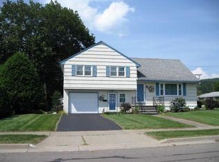 3601 Pruyne St, Endwell, NY 13760