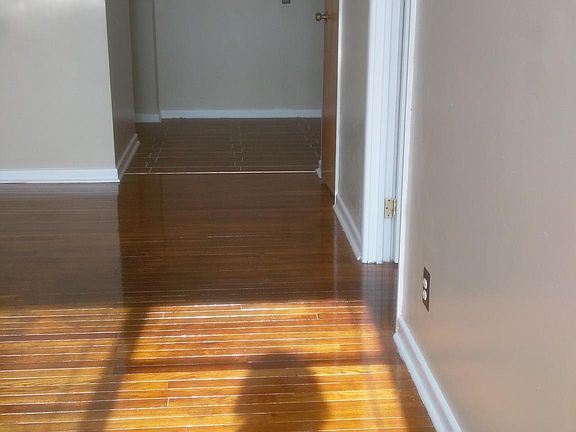 4th image of 2425 Shelby St APT 7A