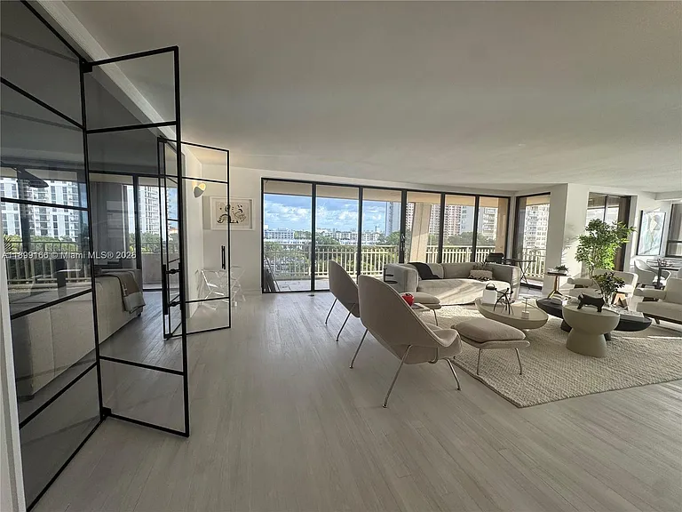 11113 Biscayne Blvd #558 — Photo 1