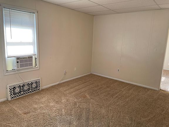 2nd image of 208 E Pierce St
