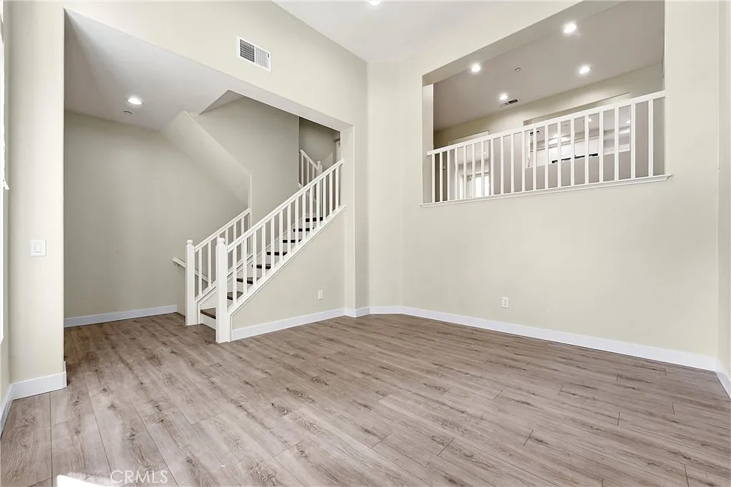 2 bed, 2.5 bath, 1455 sqft, $4,000 — Photo 3