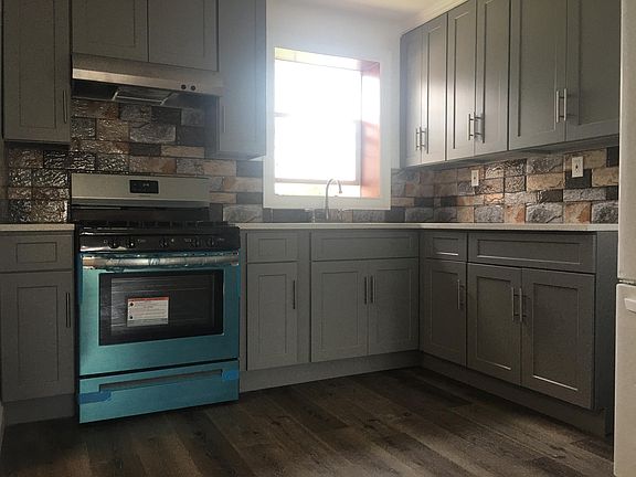 2nd image of 21787 Hempstead Ave