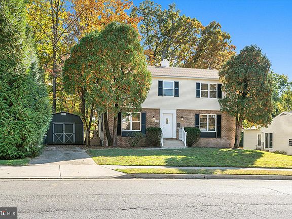 2nd image of 1303 Lincoln Woods Dr