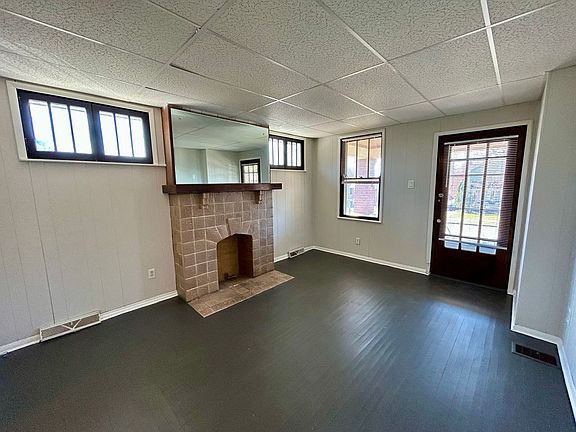 3rd image of 3302 Daytona Ave