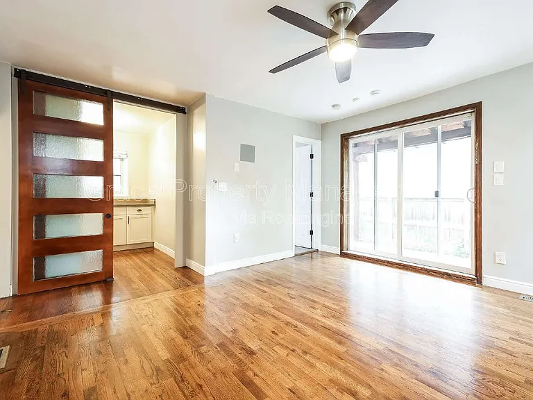 212 W Irvington Pl — Photo 11
