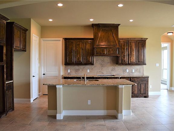 5th image of 1730 Billingsley Dr