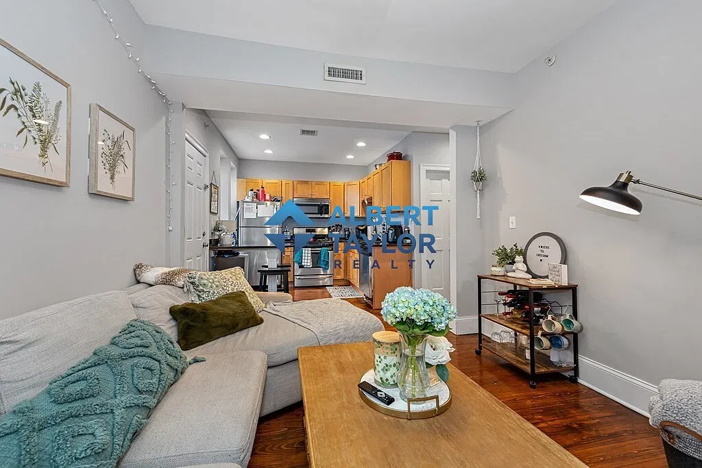 4 bed, $7,200 — Photo 4