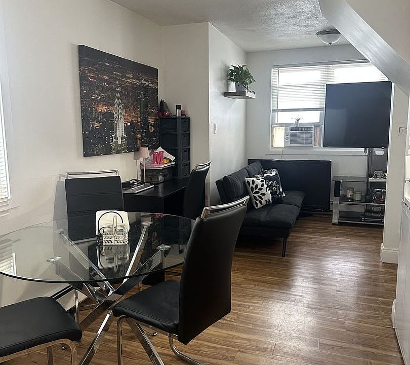 1st image of 136-138 Walnut Ave #136-3